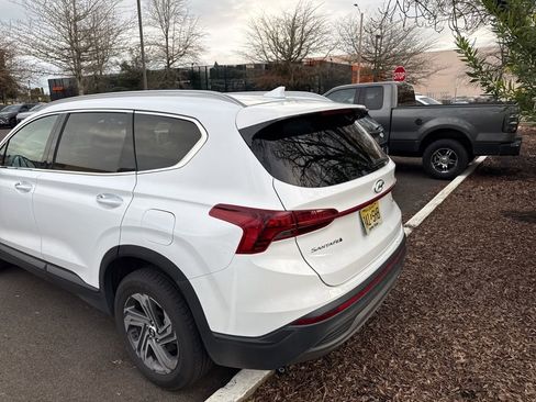 Certified 2023 Hyundai Santa Fe SEL image 3