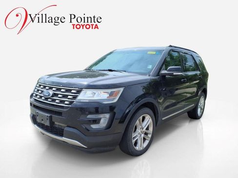 Used 2016 Ford Explorer XLT w/ Equipment Group 202A AWD/4WD image 1