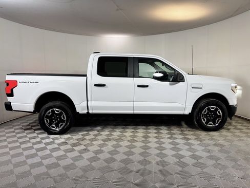 Used 2022 Ford F150 Lightning Pro image 6