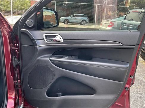 Used 2019 Jeep Grand Cherokee Limited AWD/4WD image 22