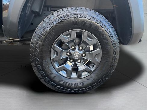 Used 2023 Toyota Tacoma TRD Off-Road image 8