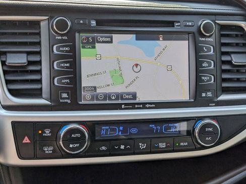 Used 2019 Toyota Highlander Limited image 26