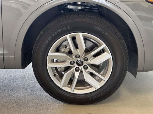 Used 2023 Audi Q5 2.0T Premium w/ Convenience Package AWD/4WD image 9