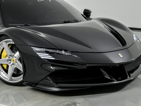 Used 2022 Ferrari SF90 Stradale image 3