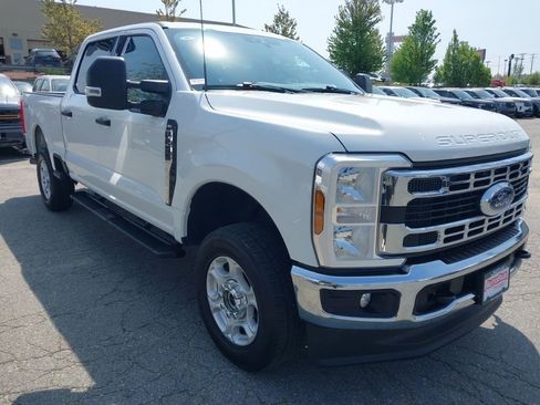 Certified 2025 Ford F250 XLT w/ Snow Plow Prep Package AWD/4WD image 2