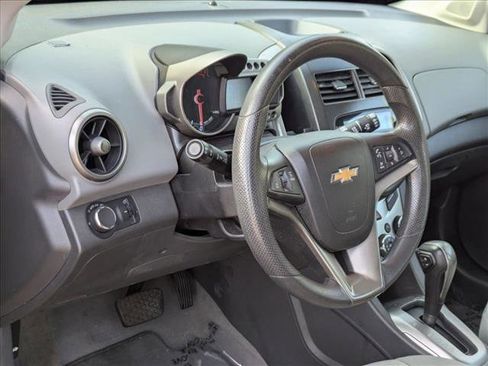 Used 2014 Chevrolet Sonic LT image 10
