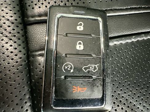 Used 2023 Jeep Wagoneer 4WD w/ Premium Group I image 17