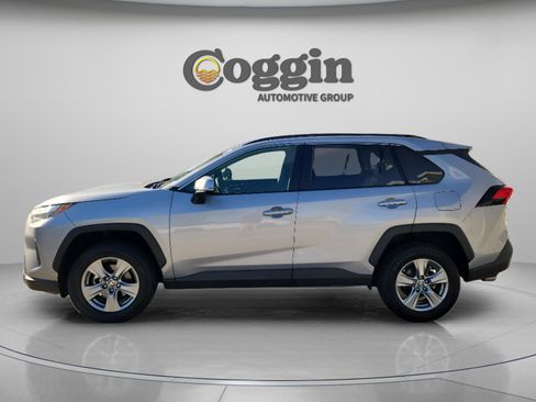 Used 2024 Toyota RAV4 XLE FWD image 2