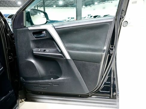 Used 2017 Toyota RAV4 LE image 24