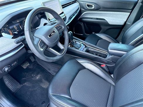 Used 2023 Jeep Compass Latitude image 25