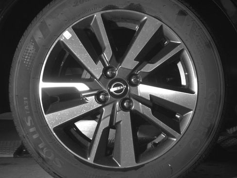 Used 2025 Nissan Versa SV FWD image 12
