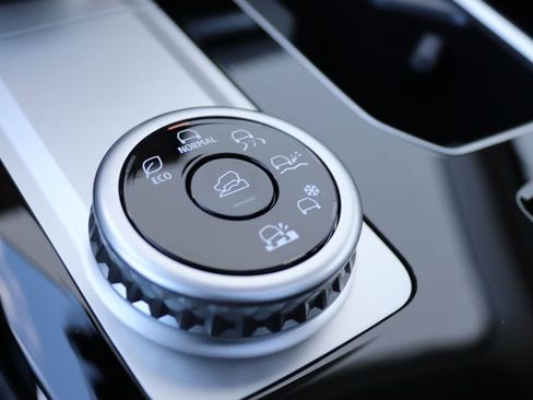 New 2026 Mitsubishi Outlander SEL image 19