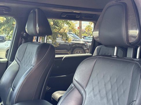 Used 2025 INFINITI QX80 Autograph w/ Autograph Exterior Package AWD/4WD image 14
