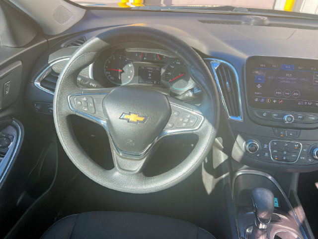 Used 2021 Chevrolet Malibu LT FWD image 14