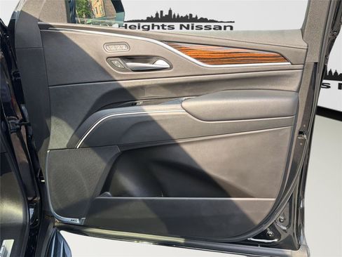 Used 2023 Cadillac Escalade ESV Premium Luxury AWD/4WD image 36