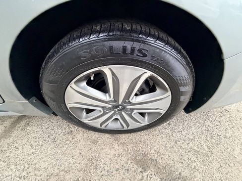 Used 2017 Kia Optima EX FWD image 38