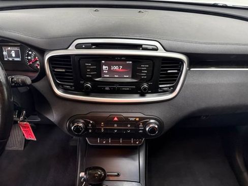Used 2016 Kia Sorento FWD w/ LX Convenience Package image 28
