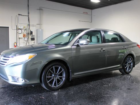 Used 2011 Toyota Avalon FWD image 6