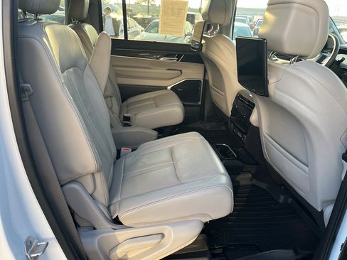 Used 2022 Jeep Wagoneer Series III w/ Convenience Group I image 36