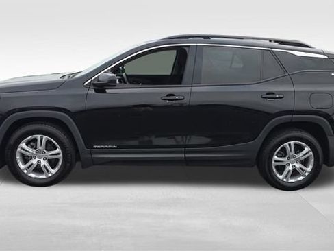 Used 2018 GMC Terrain SLE w/ Driver Convenience Package FWD image 9