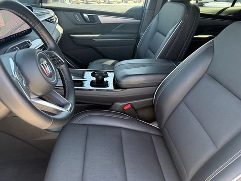 Used 2025 Buick Enclave Preferred FWD image 10