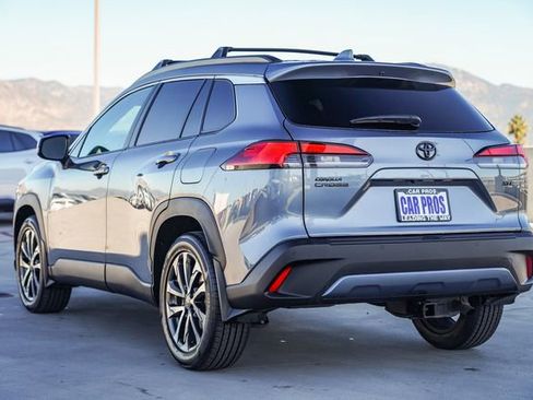 Used 2022 Toyota Corolla Cross XLE image 8