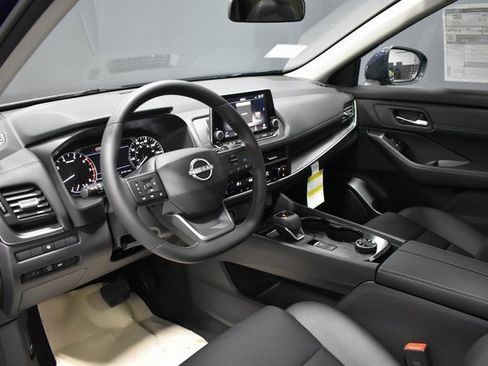 New 2026 Nissan Rogue SV image 4