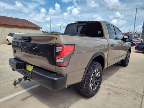 Used 2021 Nissan Titan PRO-4X w/ Pro-4x Convenience Package AWD/4WD image 4