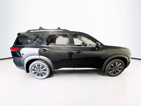 New 2026 Nissan Pathfinder Platinum w/ Cargo Package AWD/4WD image 4