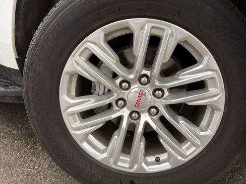 Used 2024 GMC Yukon SLT image 22