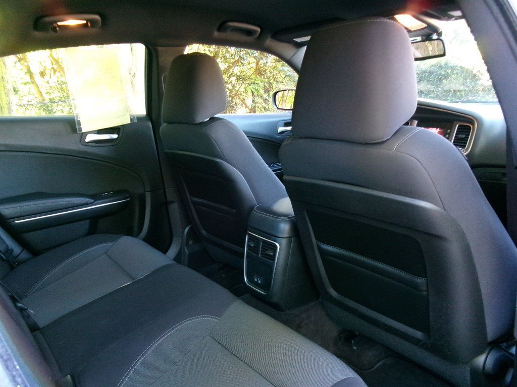 Used 2016 Dodge Charger SE RWD image 26