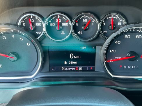 Used 2021 Chevrolet Silverado 1500 LT Trail Boss w/ Convenience Package II AWD/4WD image 11