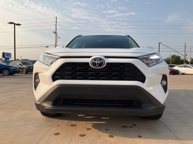 Used 2019 Toyota RAV4 XLE Premium FWD image 28