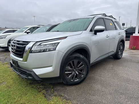 Used 2022 Nissan Pathfinder SV AWD/4WD image 1