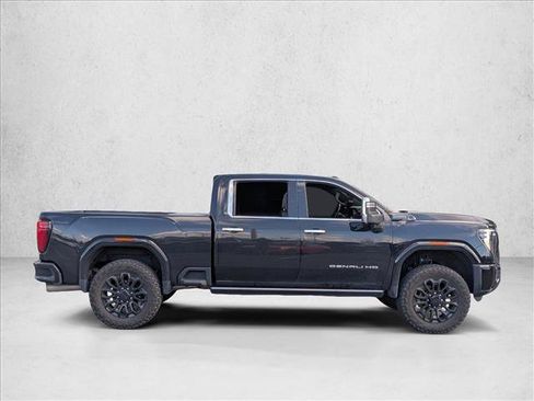 Used 2024 GMC Sierra 2500 Denali Ultimate AWD/4WD image 5
