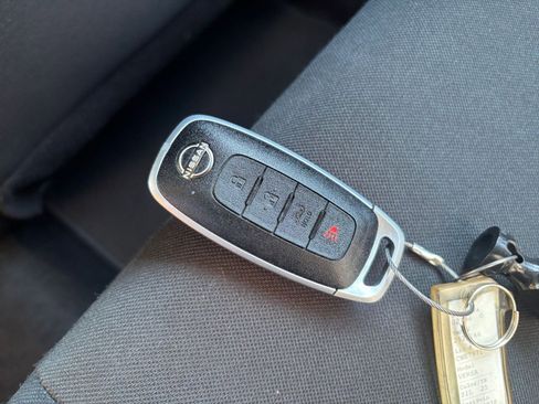 Used 2025 Nissan Versa SV image 21