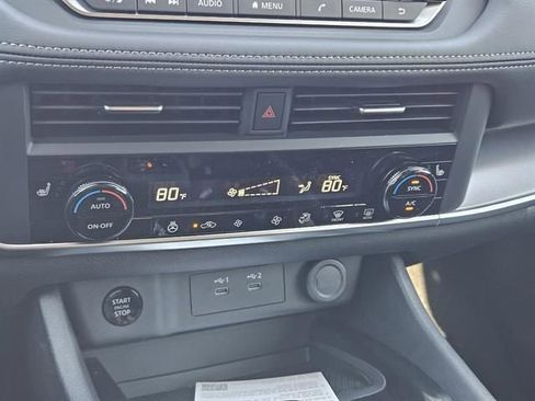 Used 2026 Nissan Rogue SV w/ SV Premium Package image 13