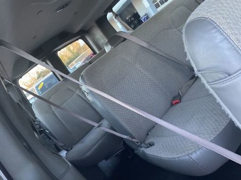 Used 2019 Chevrolet Express 3500 LS image 7