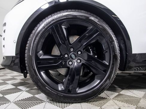 Used 2024 Land Rover Discovery Metropolitan Edition AWD/4WD image 41