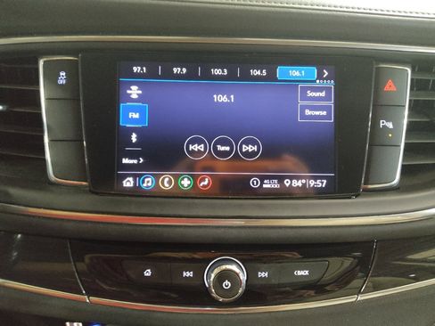 Used 2020 Buick Enclave Essence FWD image 25
