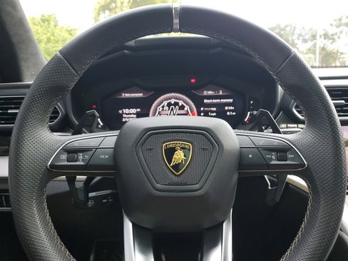 Used 2021 Lamborghini Urus image 29