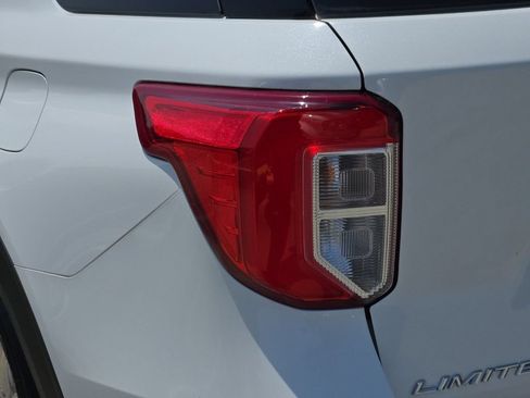 Used 2021 Ford Explorer Limited w/ Equipment Group 301A RWD image 29