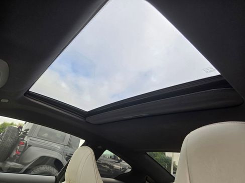 Used 2022 INFINITI Q60 Red Sport 400 w/ Carbon Fiber Package RWD image 15