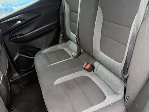 Used 2021 Chevrolet TrailBlazer LS FWD image 12
