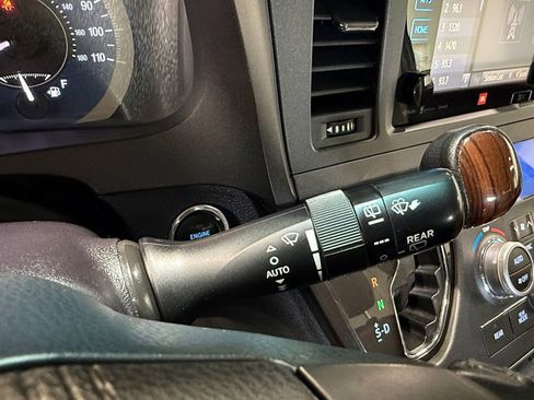 Used 2017 Toyota Sienna Limited AWD/4WD image 38