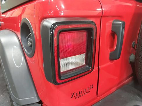 Used 2025 Jeep Wrangler Unlimited Sport AWD/4WD image 33