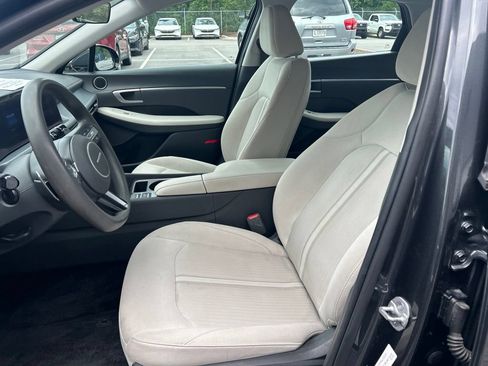 Used 2025 Hyundai Sonata SEL FWD image 9