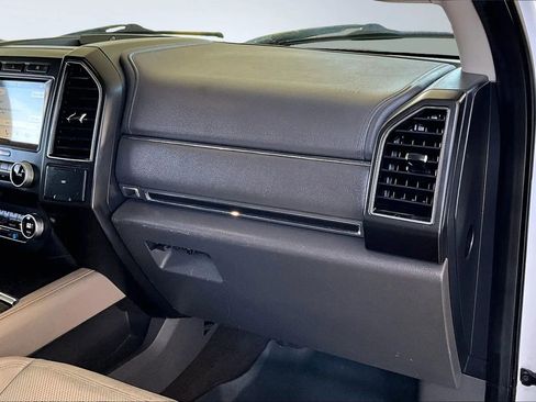 Used 2019 Ford Expedition Max Limited image 25