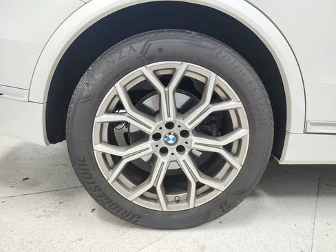 Used 2024 BMW X7 xDrive40i w/ Executive Package AWD/4WD image 17