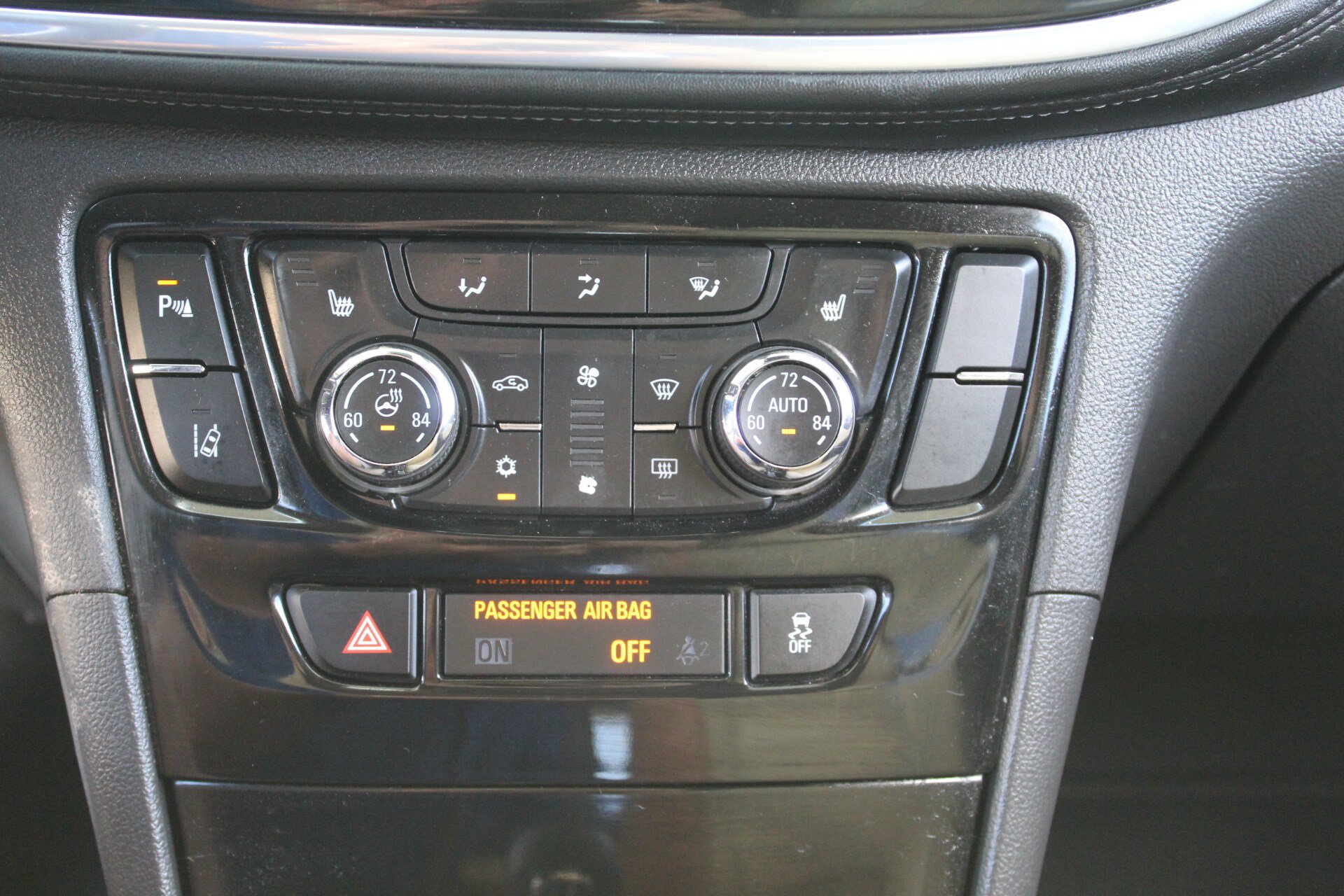 Used 2019 Buick Encore Essence w/ Safety Package II AWD/4WD image 44